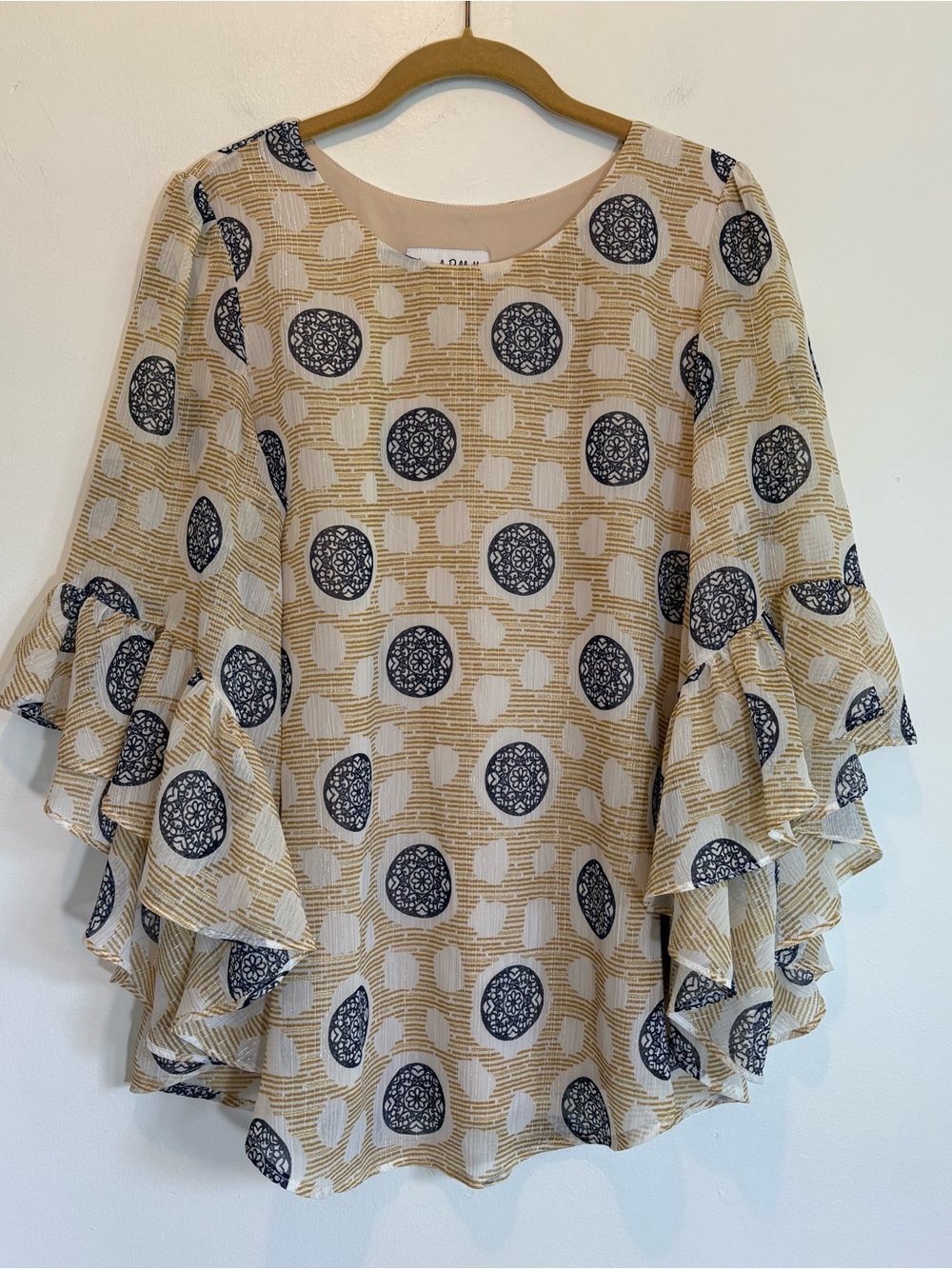 New Joseph Ribkoff Gold Metallic Ruffle Bell Sleeve Blouse 8 Relaxed Dramatic